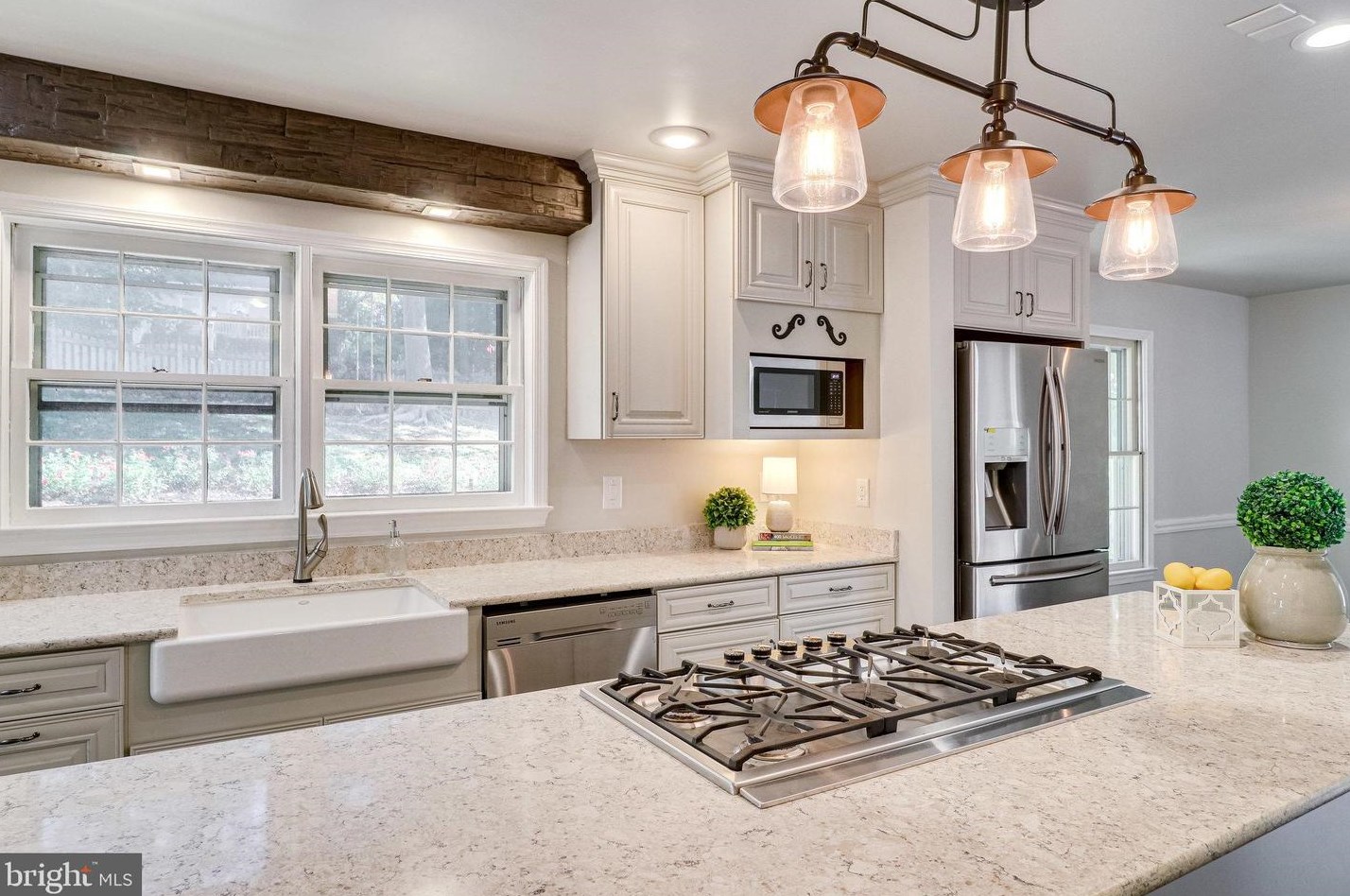 8312 Argent Cir, Fairfax VA 22039-3105 exterior