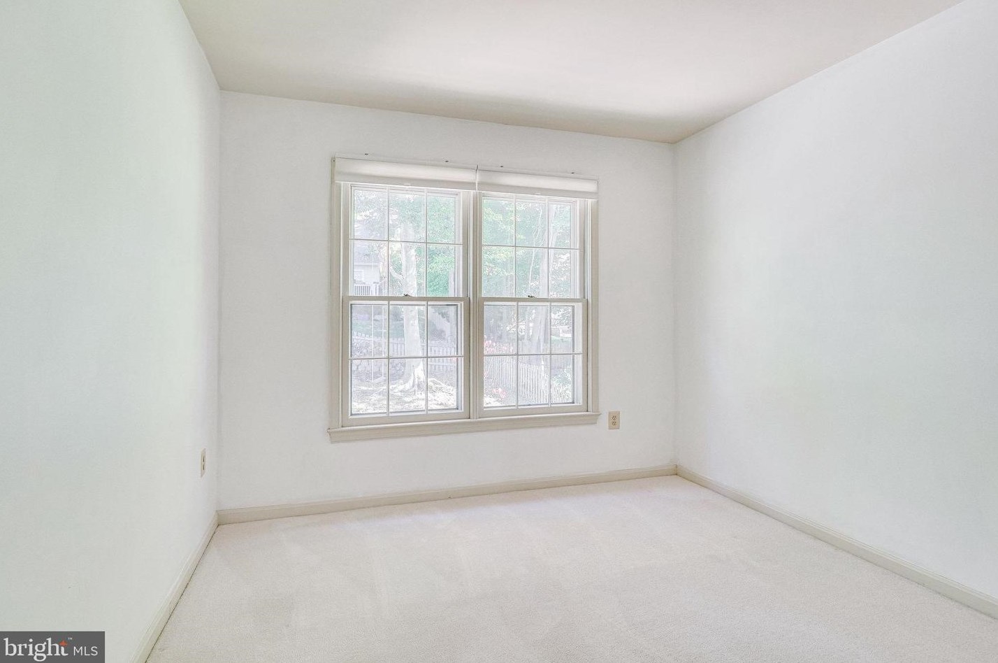 8312 Argent Cir, Fairfax VA 22039-3105 exterior