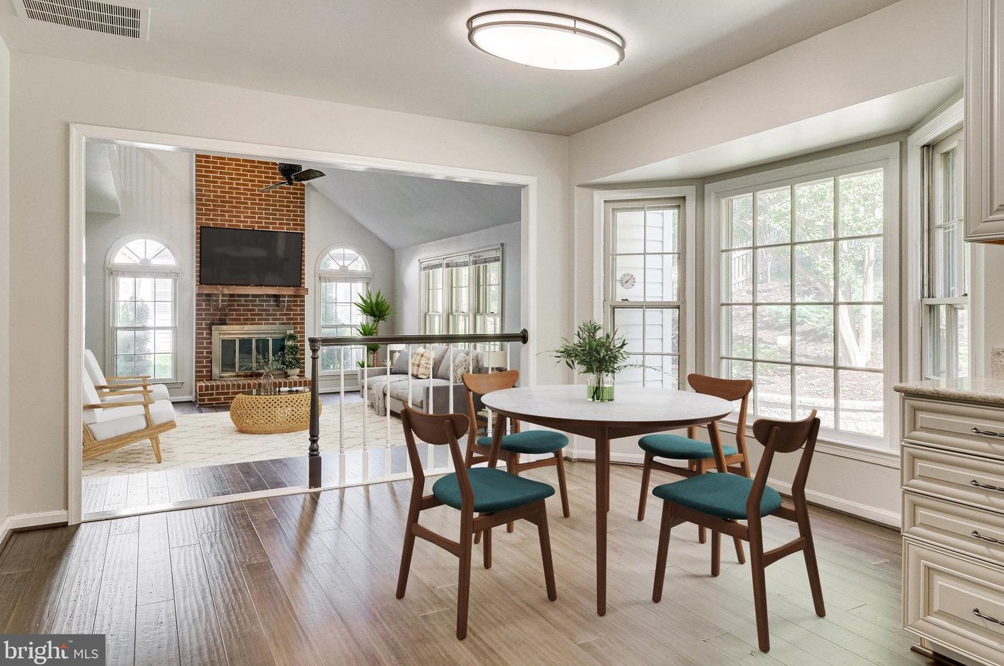 8312 Argent Cir, Fairfax VA 22039-3105 exterior