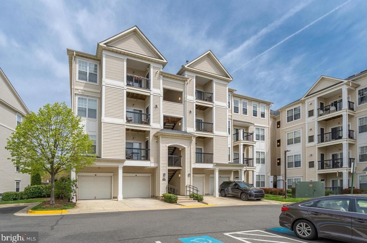 11351 Aristotle Dr, Fairfax VA  22030-0909 exterior