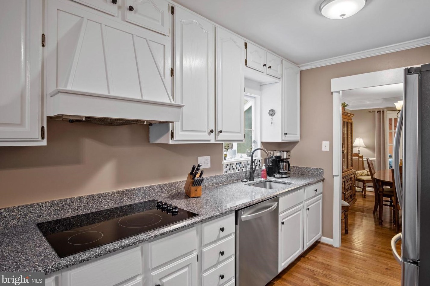 1857 Abbotsford Dr, Vienna VA  22182-3302 exterior