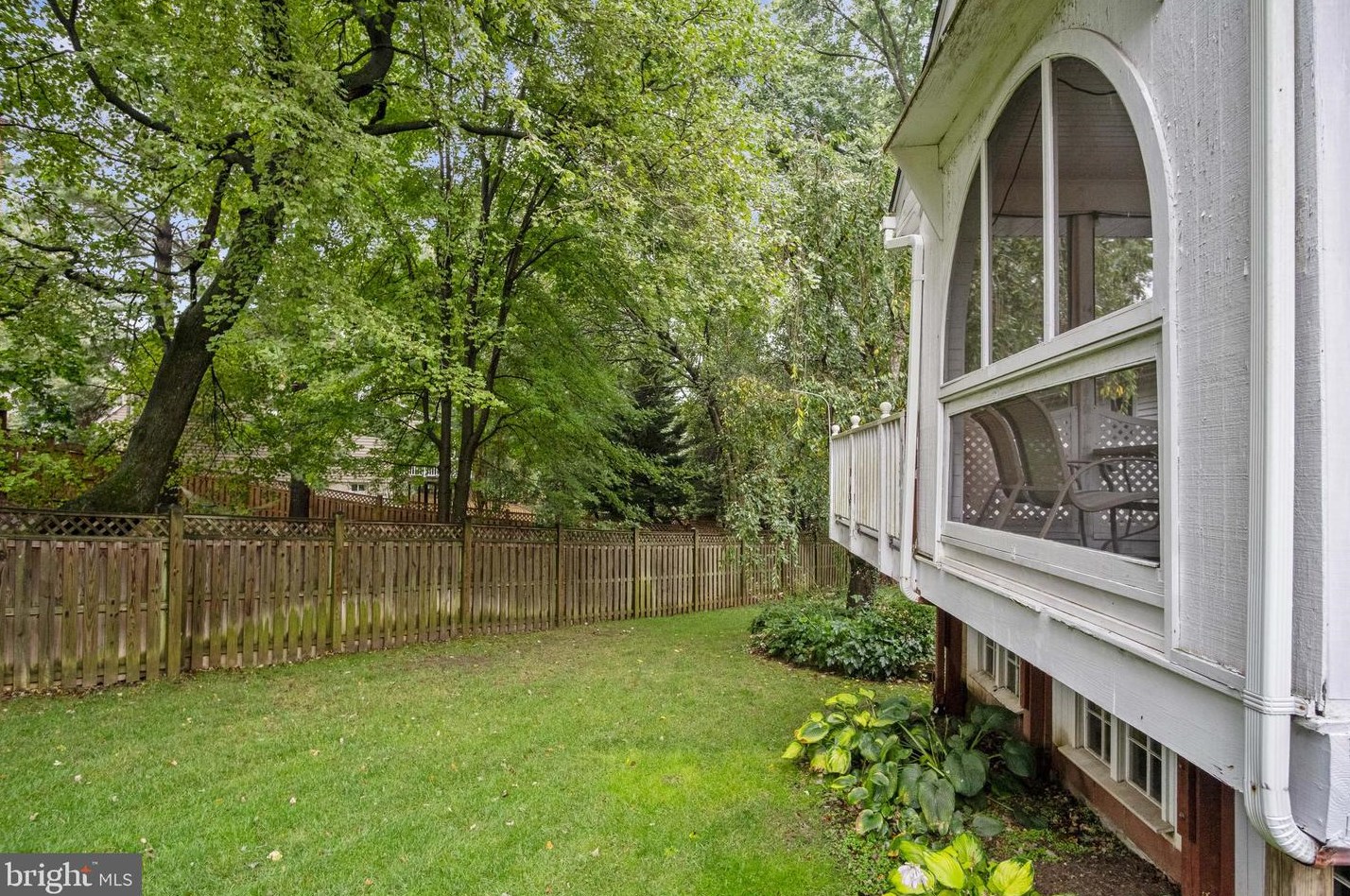 1857 Abbotsford Dr, Vienna VA  22182-3302 exterior