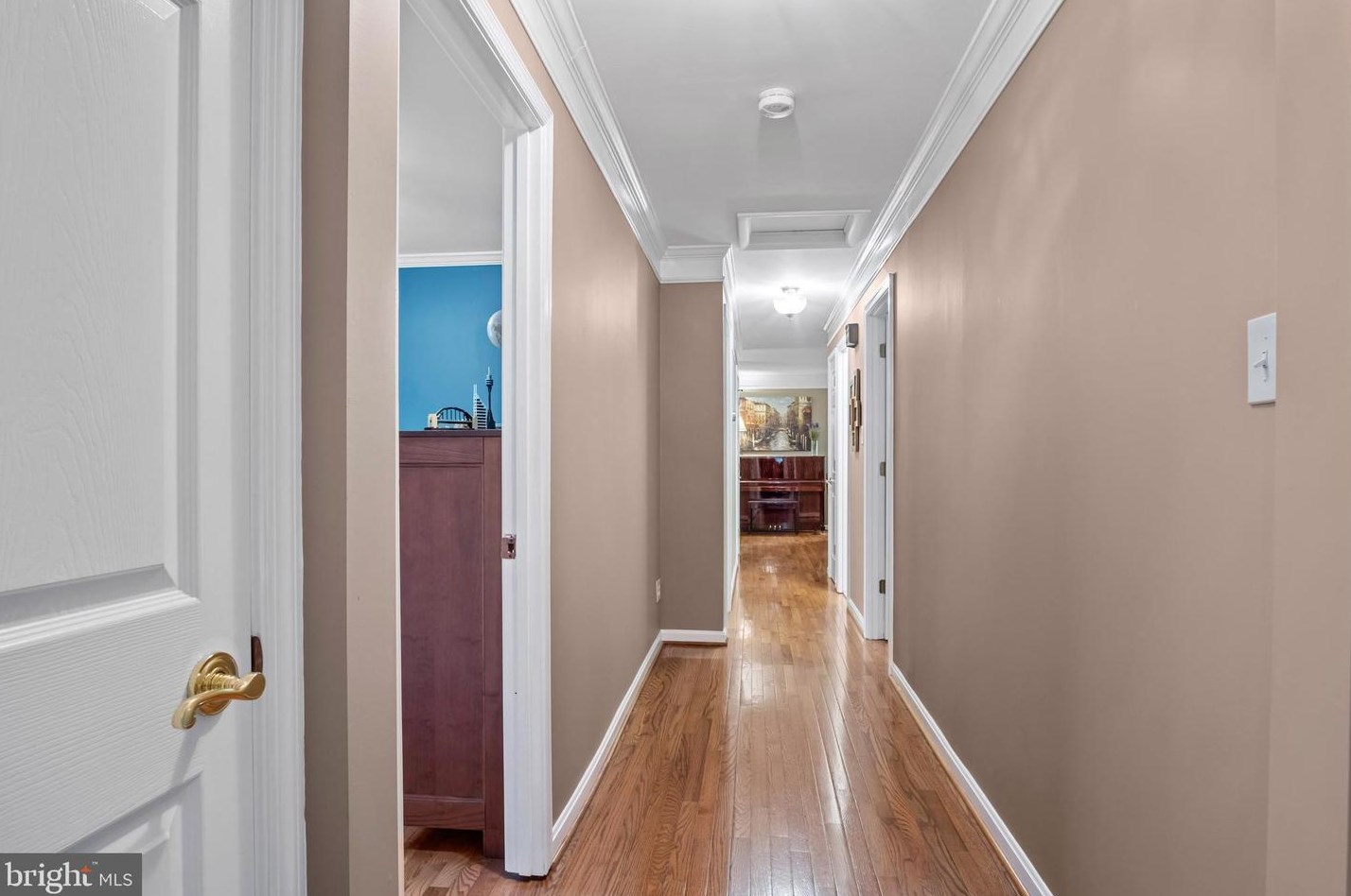 1857 Abbotsford Dr, Vienna VA  22182-3302 exterior