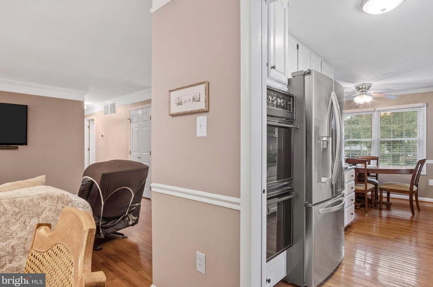 1857 Abbotsford Dr, Vienna VA  22182-3302 exterior