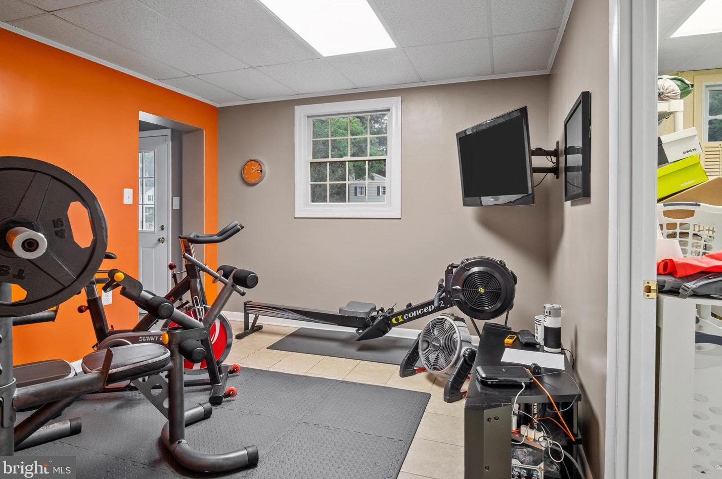 1857 Abbotsford Dr, Vienna VA  22182-3302 exterior