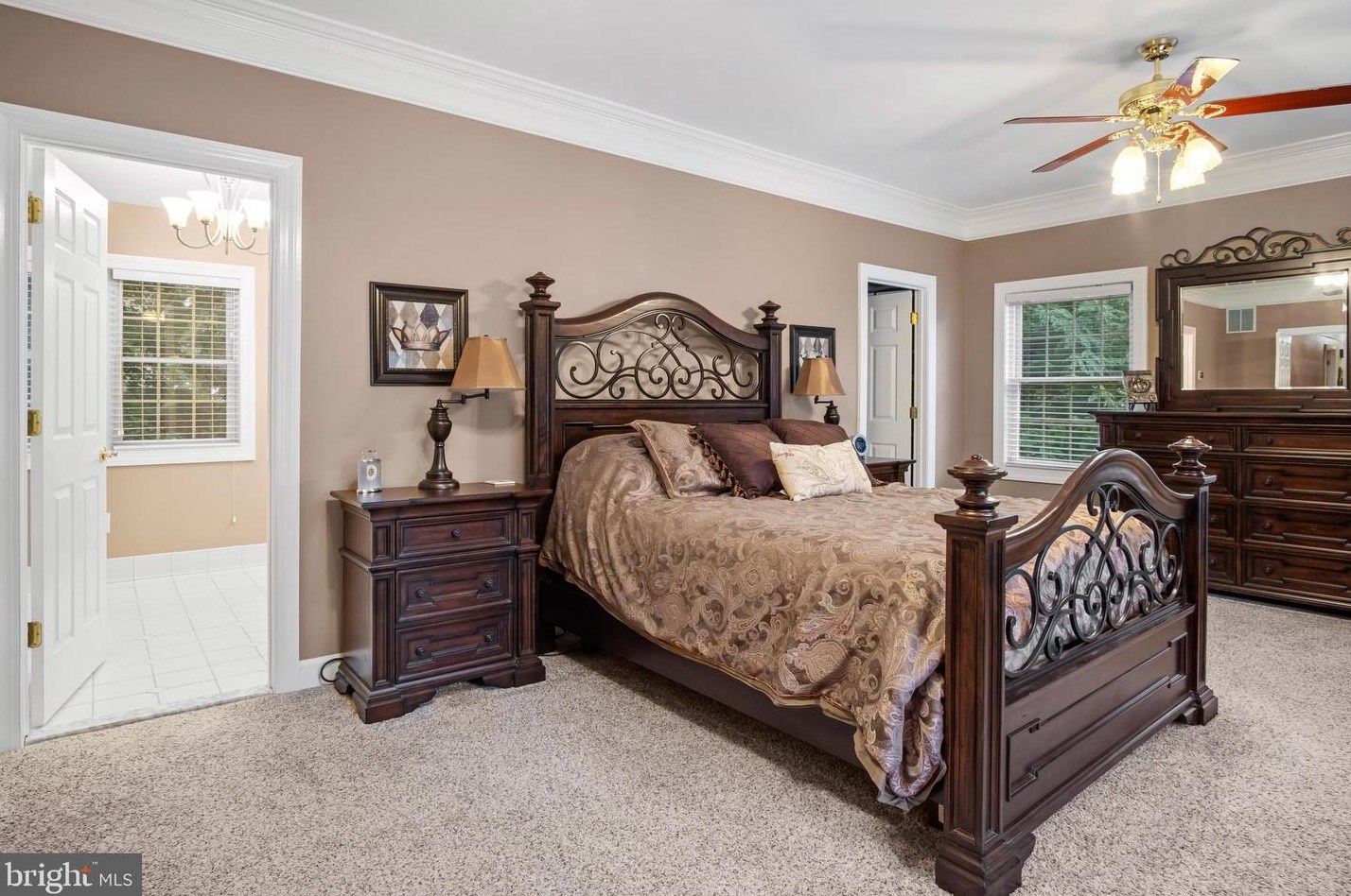 1857 Abbotsford Dr, Vienna VA  22182-3302 exterior