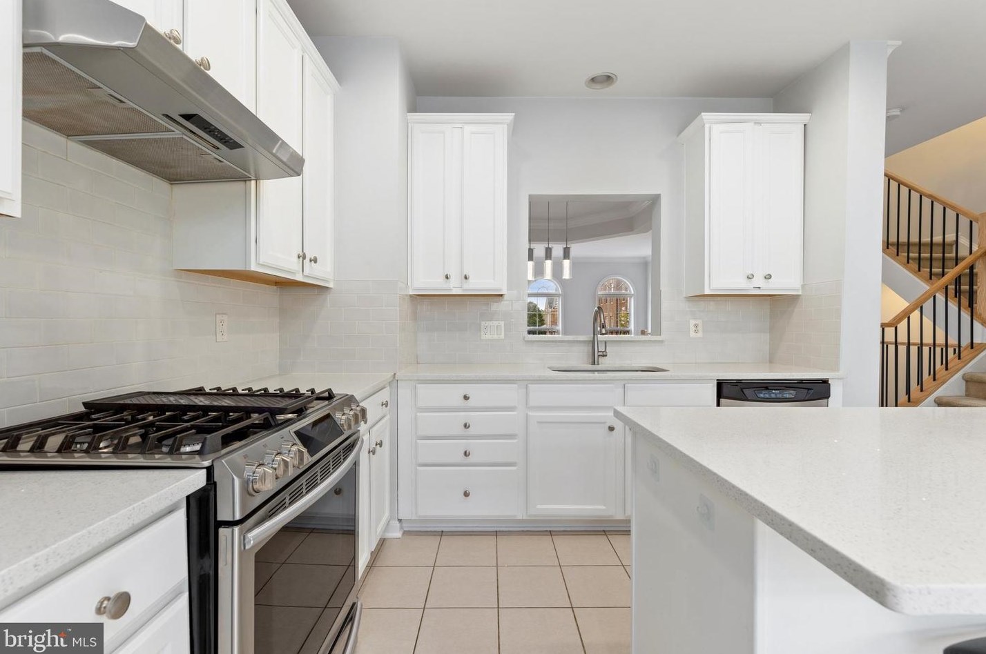 5684 Faircloth Ct, Centreville VA  20120-1979 exterior