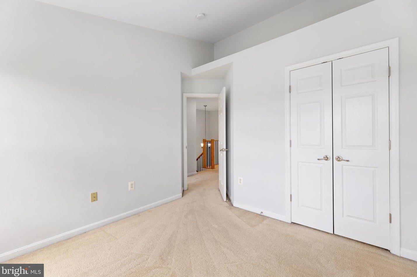 5684 Faircloth Ct, Centreville VA  20120-1979 exterior