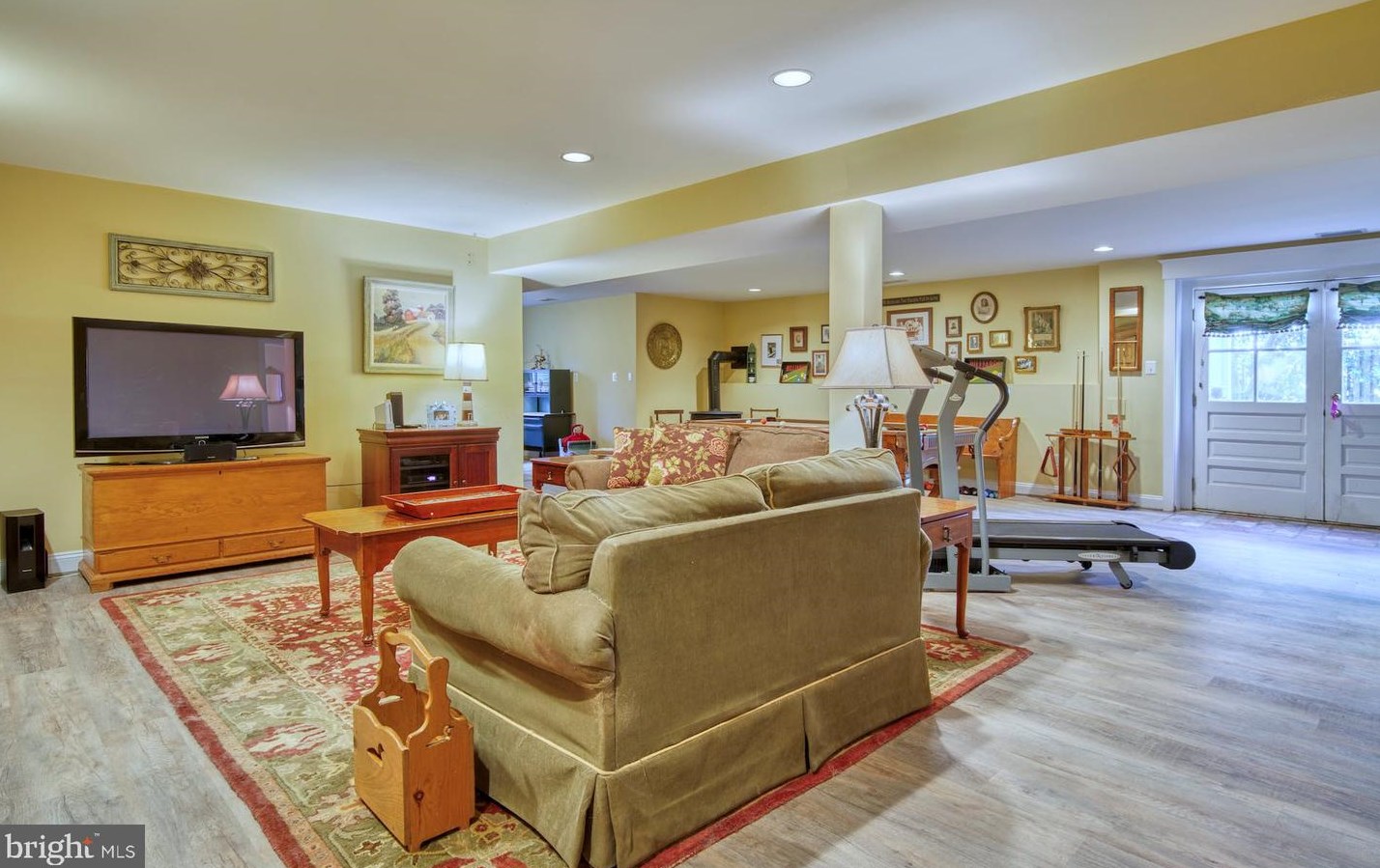 234 Moore Ave, Vienna VA 22180-5845 exterior