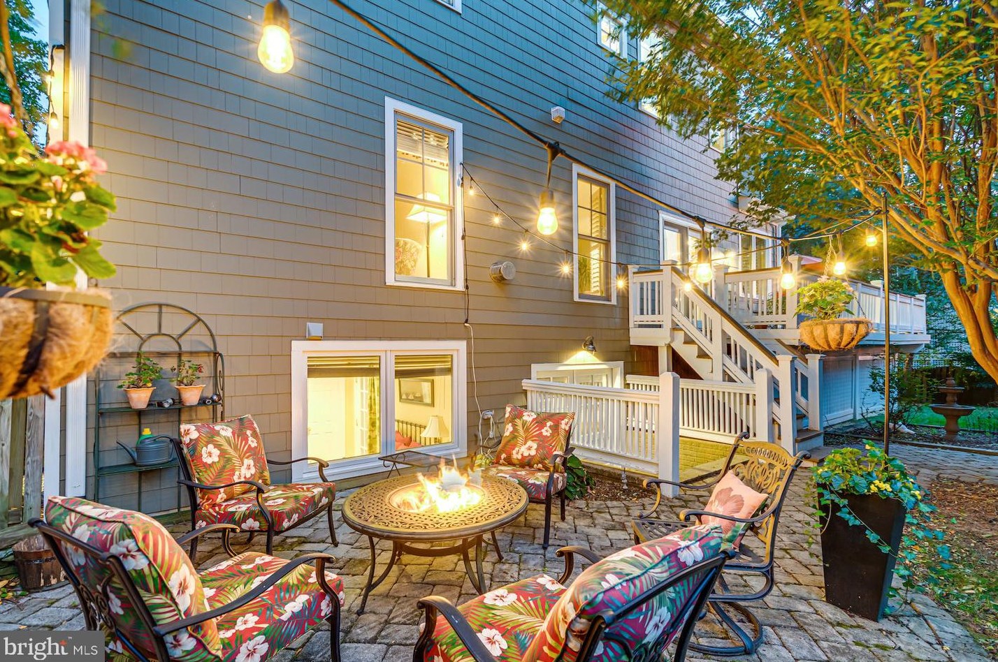 234 Moore Ave, Vienna VA 22180-5845 exterior