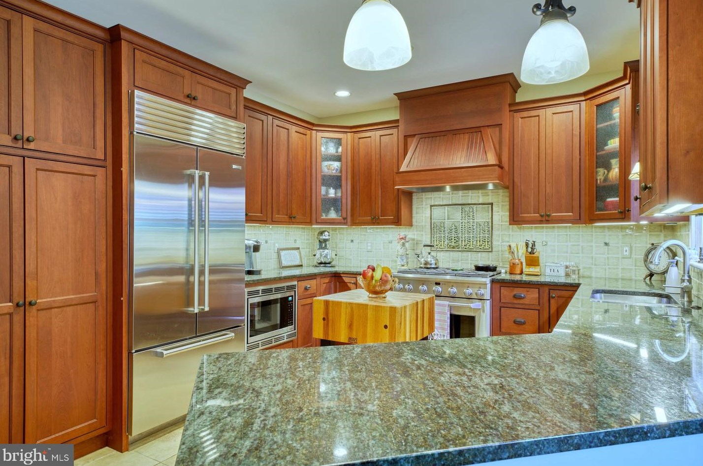 234 Moore Ave, Vienna VA 22180-5845 exterior