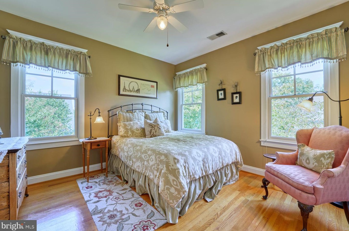 234 Moore Ave, Vienna VA 22180-5845 exterior