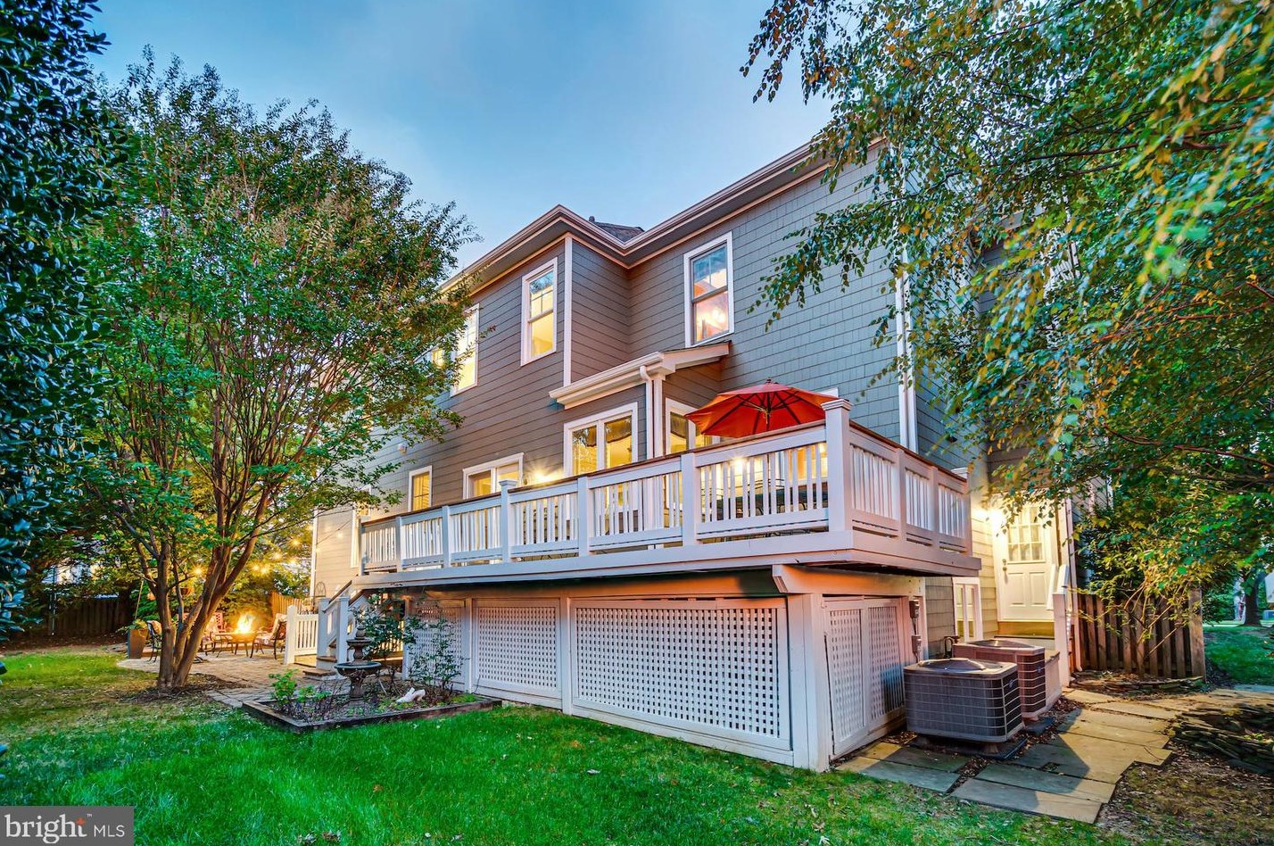 234 Moore Ave, Vienna VA 22180-5845 exterior