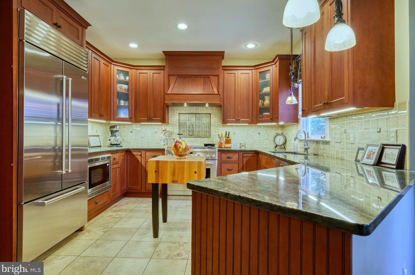 234 Moore Ave, Vienna VA 22180-5845 exterior