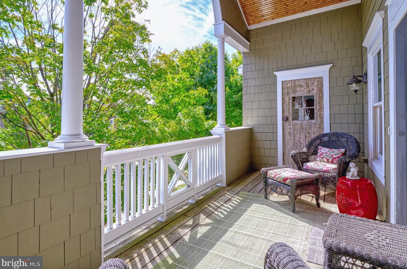 234 Moore Ave, Vienna VA 22180-5845 exterior