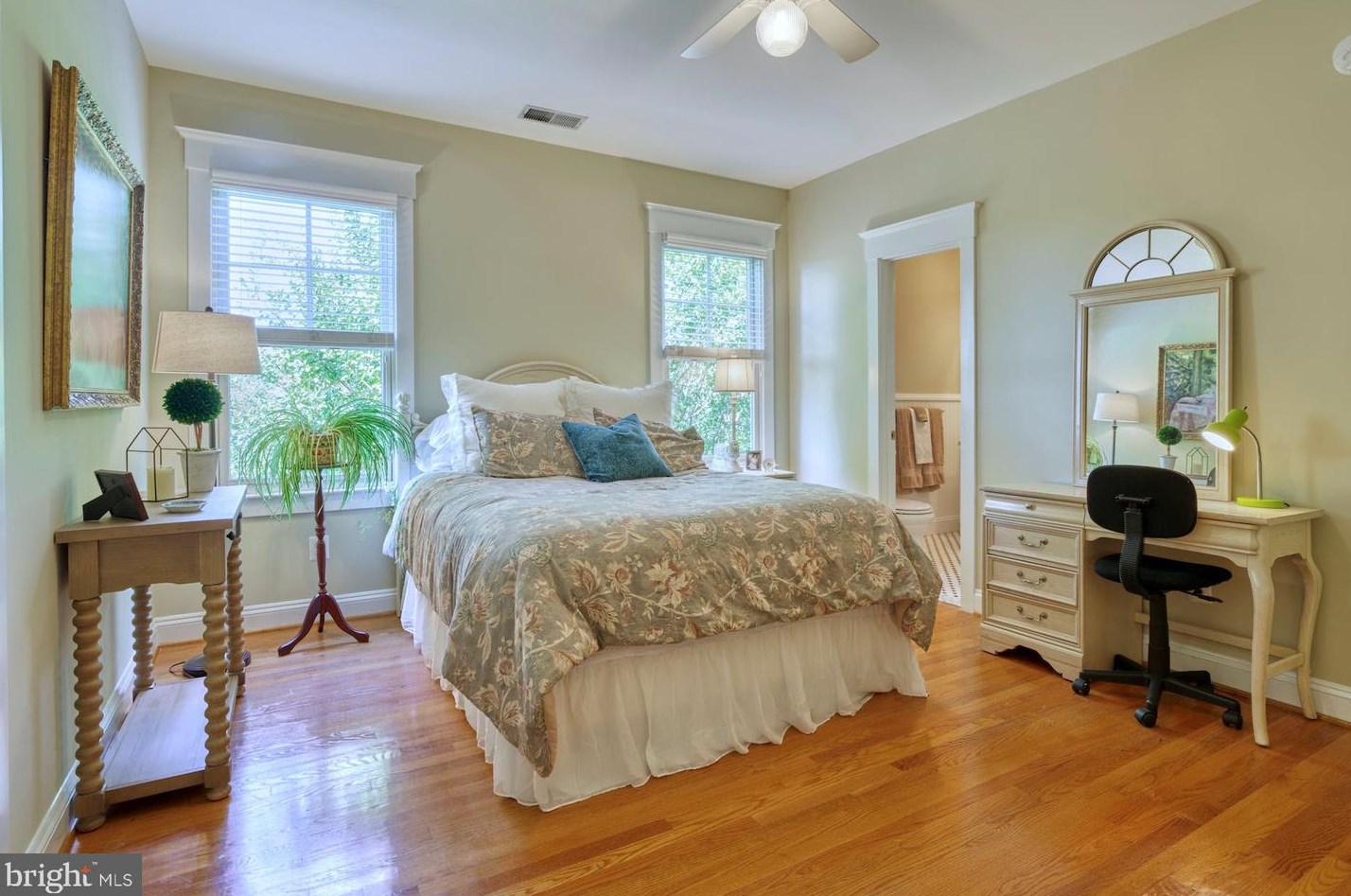 234 Moore Ave, Vienna VA 22180-5845 exterior