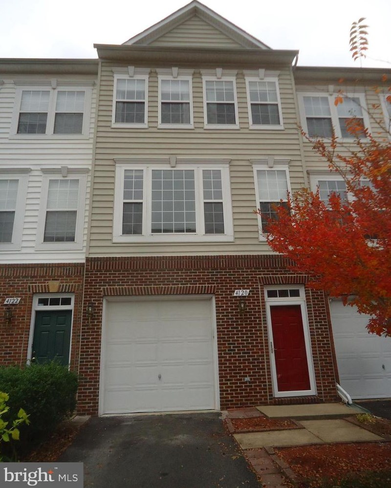 4120 River Forth Dr, Fairfax VA  22030-8569 exterior