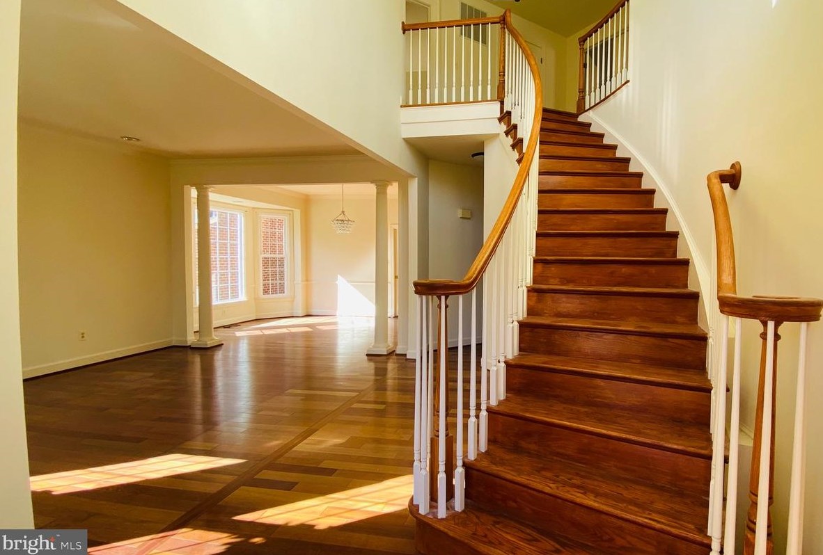 9826 Fox Rest Ln, Vienna VA  22181-5369 exterior