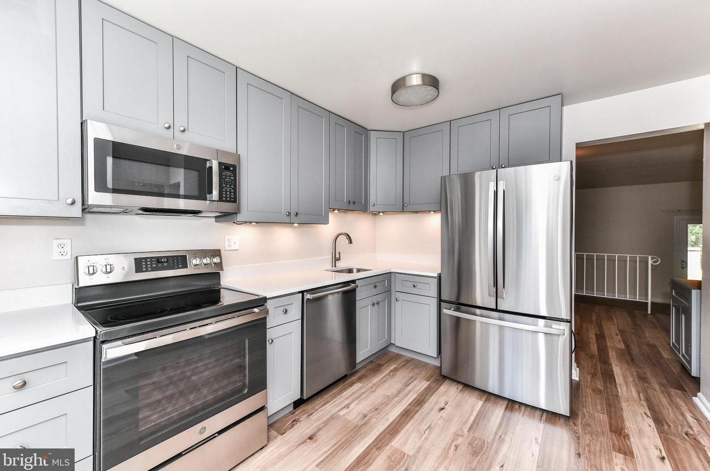 9963 Capperton Dr, Vienna VA  22124-2912 exterior