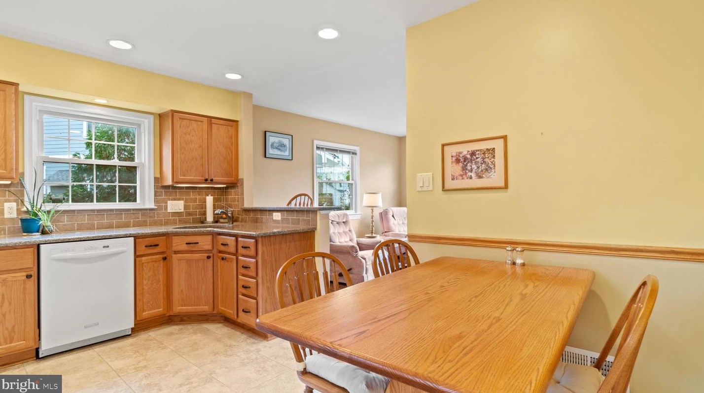 2 Elaine Cir, Vienna VA  22180-5801 exterior