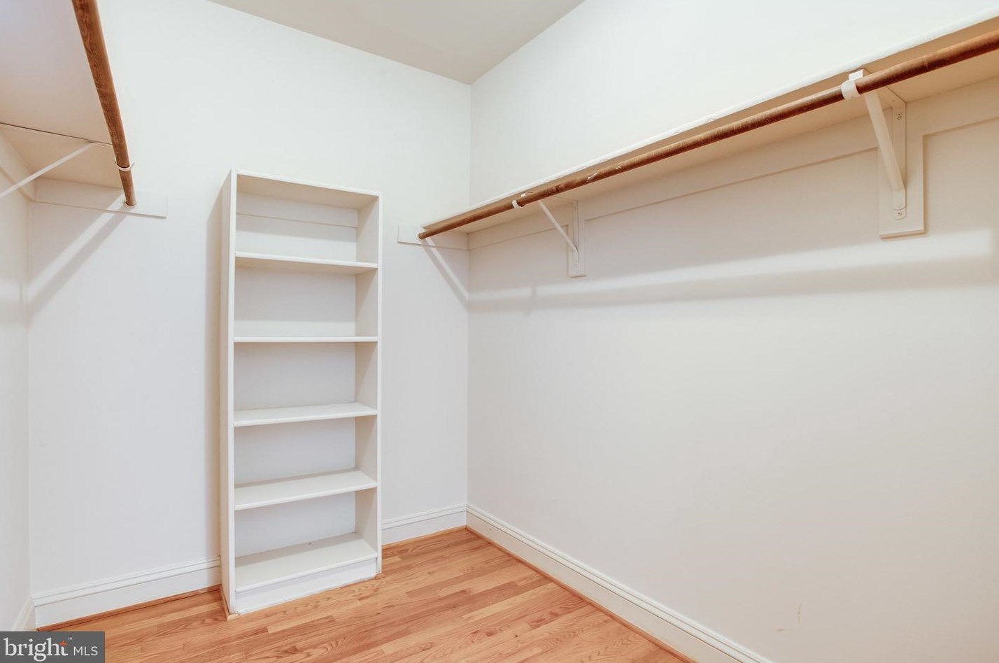 1588 Highland Glen Pl, Mc Lean VA  22101-4159 exterior