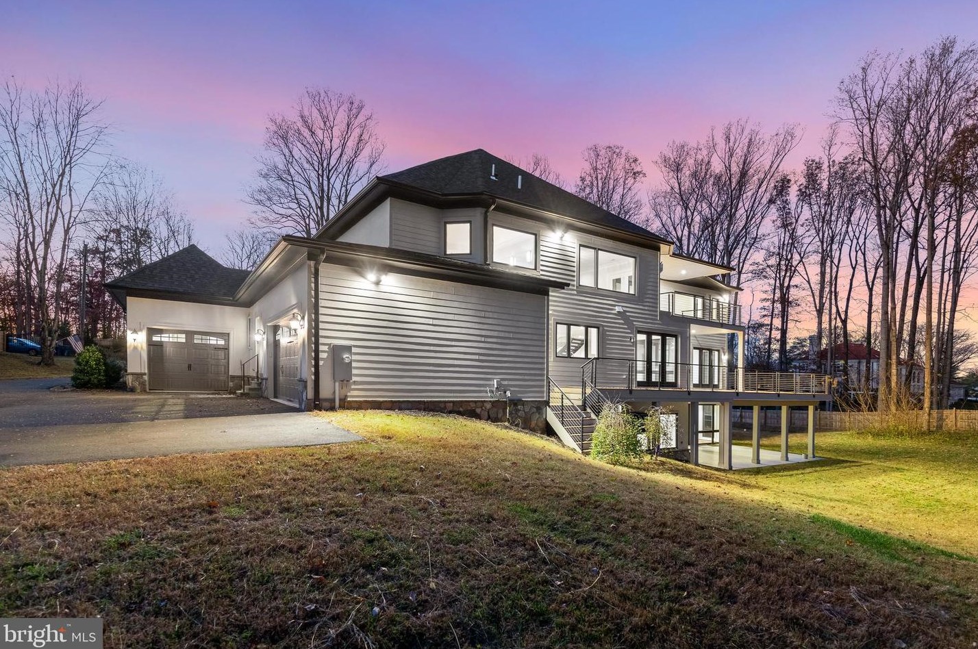 2035 Hunter Mill Rd, Vienna VA  22181-2836 exterior