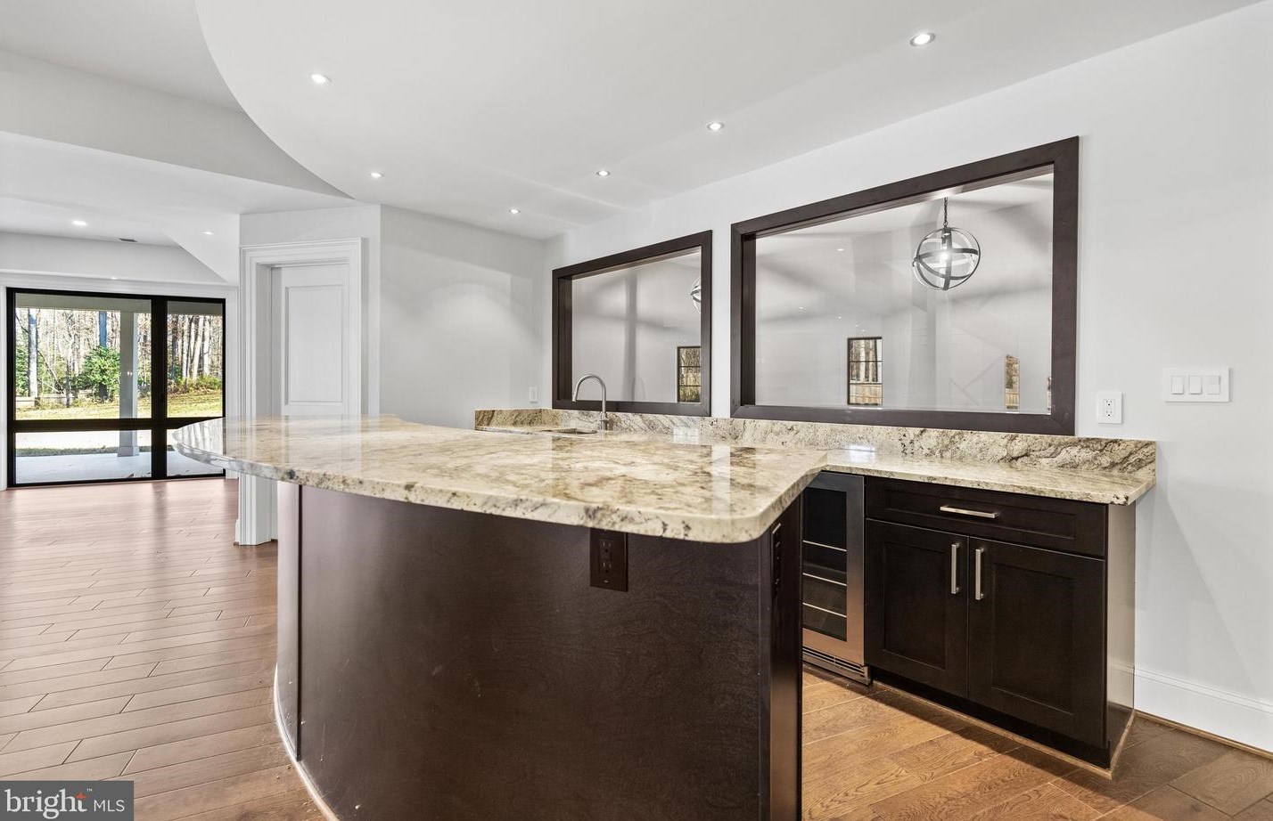 2035 Hunter Mill Rd, Vienna VA  22181-2836 exterior