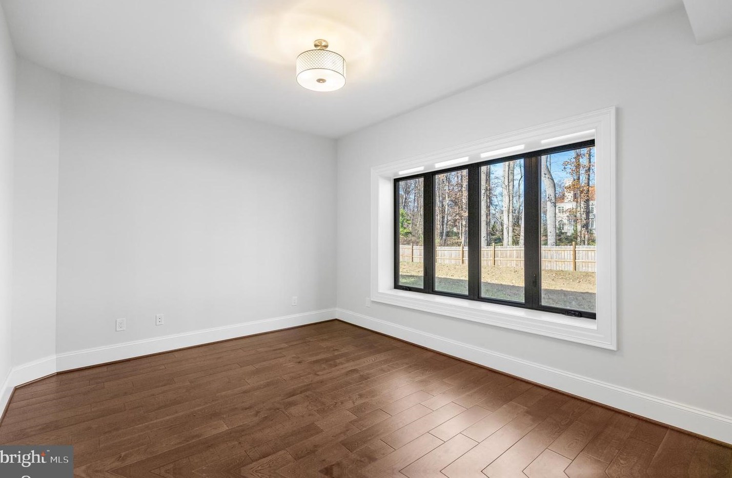 2035 Hunter Mill Rd, Vienna VA  22181-2836 exterior