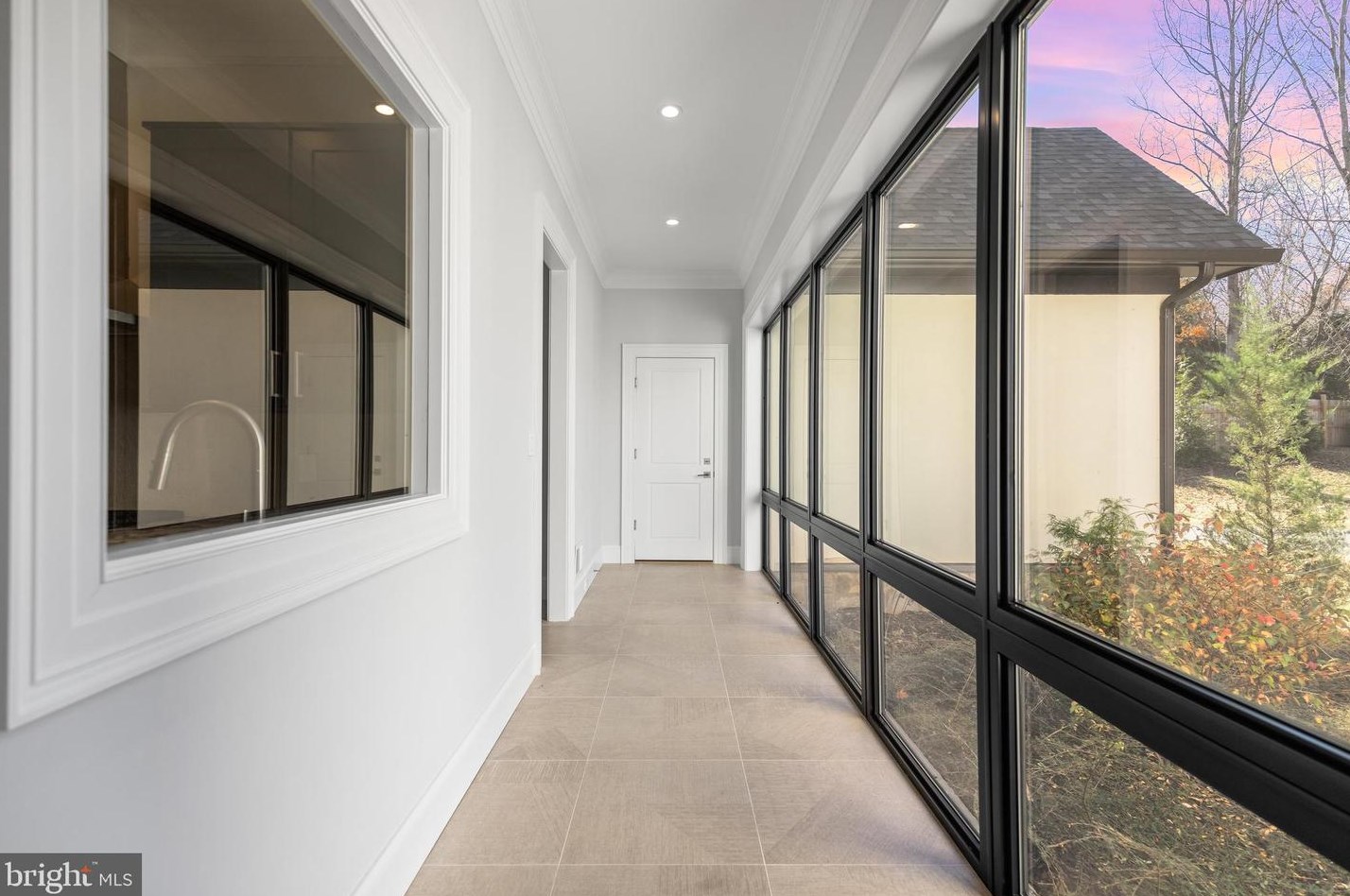 2035 Hunter Mill Rd, Vienna VA  22181-2836 exterior