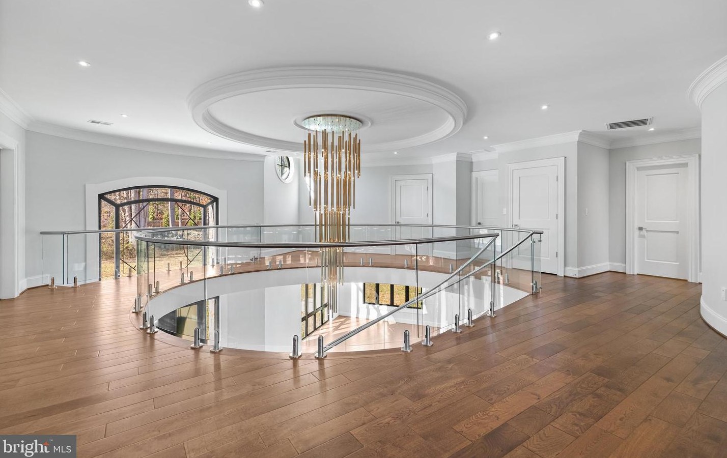 2035 Hunter Mill Rd, Vienna VA  22181-2836 exterior