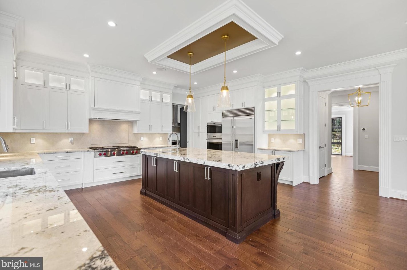 2035 Hunter Mill Rd, Vienna VA  22181-2836 exterior