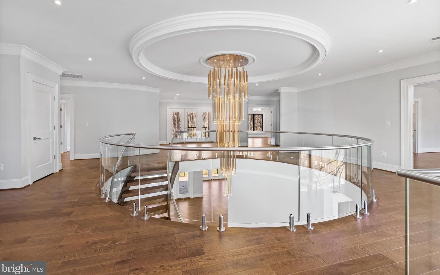 2035 Hunter Mill Rd, Vienna VA  22181-2836 exterior