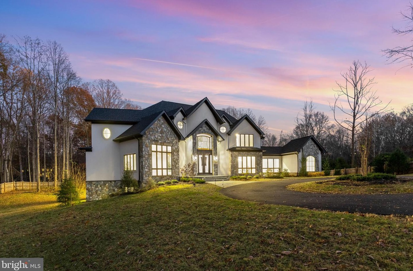 2035 Hunter Mill Rd, Vienna VA  22181-2836 exterior