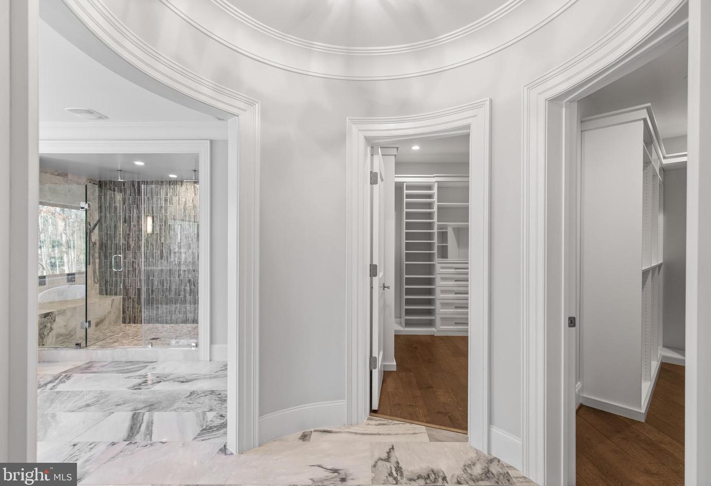 2035 Hunter Mill Rd, Vienna VA  22181-2836 exterior