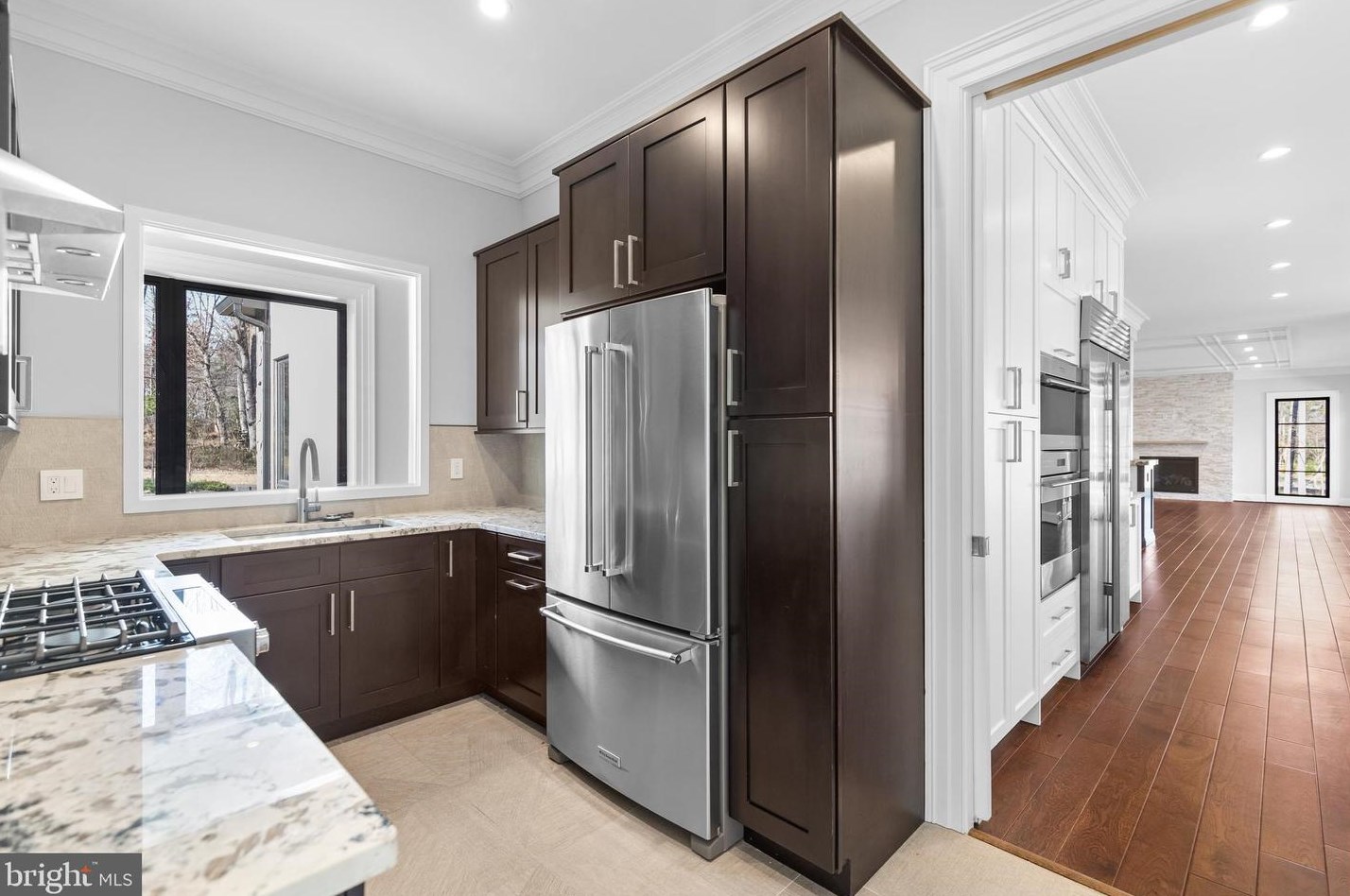 2035 Hunter Mill Rd, Vienna VA  22181-2836 exterior