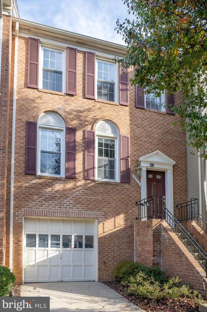 2040 Pieris Ct, Vienna VA  22182-3957 exterior