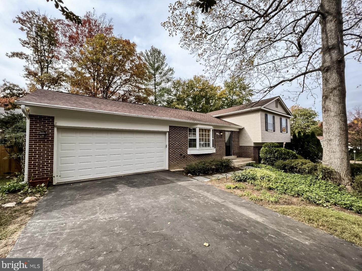 10097 Marshall Pond Rd, Springfield VA  22015-3732 exterior