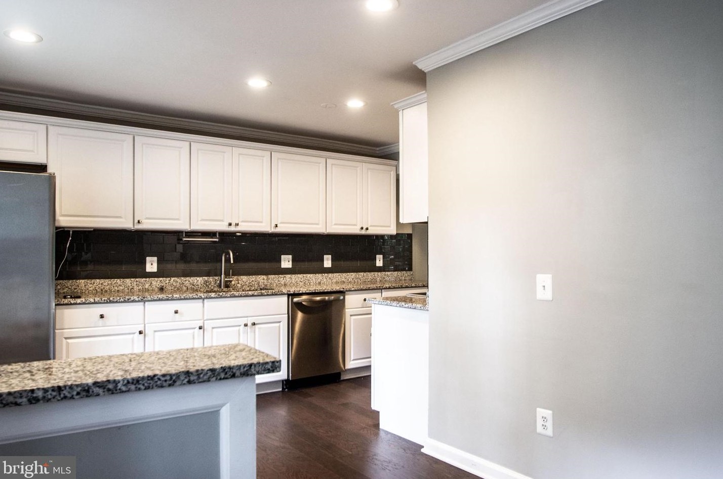 6176 Martins Landing Ct, Springfield VA  22015-2563 exterior