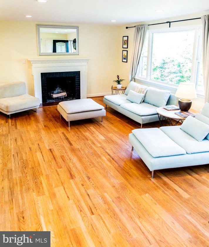 4308 Wakefield Chapel Rd, Annandale, VA 22003