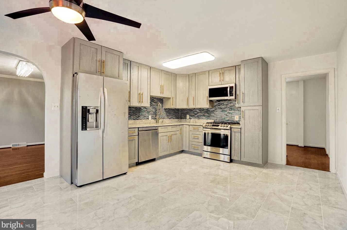 1759 Creek Crossing Rd, Vienna VA  22182-2127 exterior