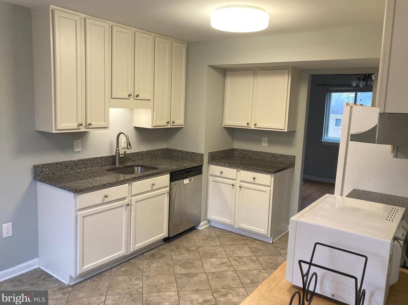 9669 Lindenbrook St, Fairfax VA  22031-1132 exterior