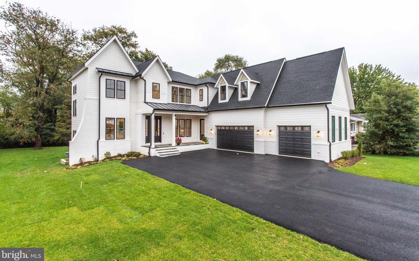 2517 Flint Hill Rd, Vienna VA 22181-5450 exterior