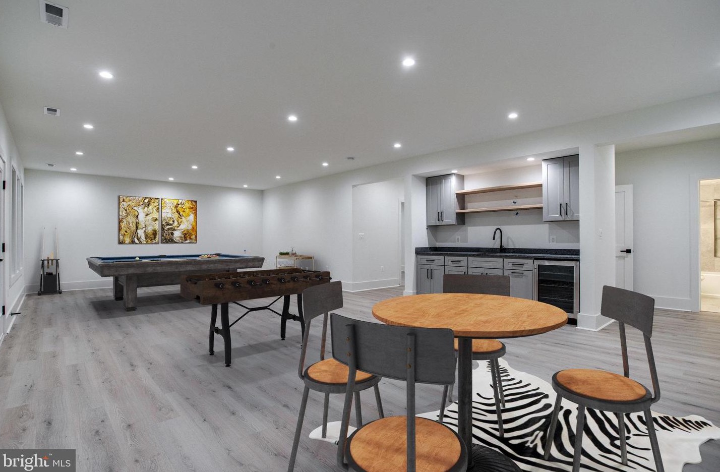 2517 Flint Hill Rd, Vienna VA 22181-5450 exterior