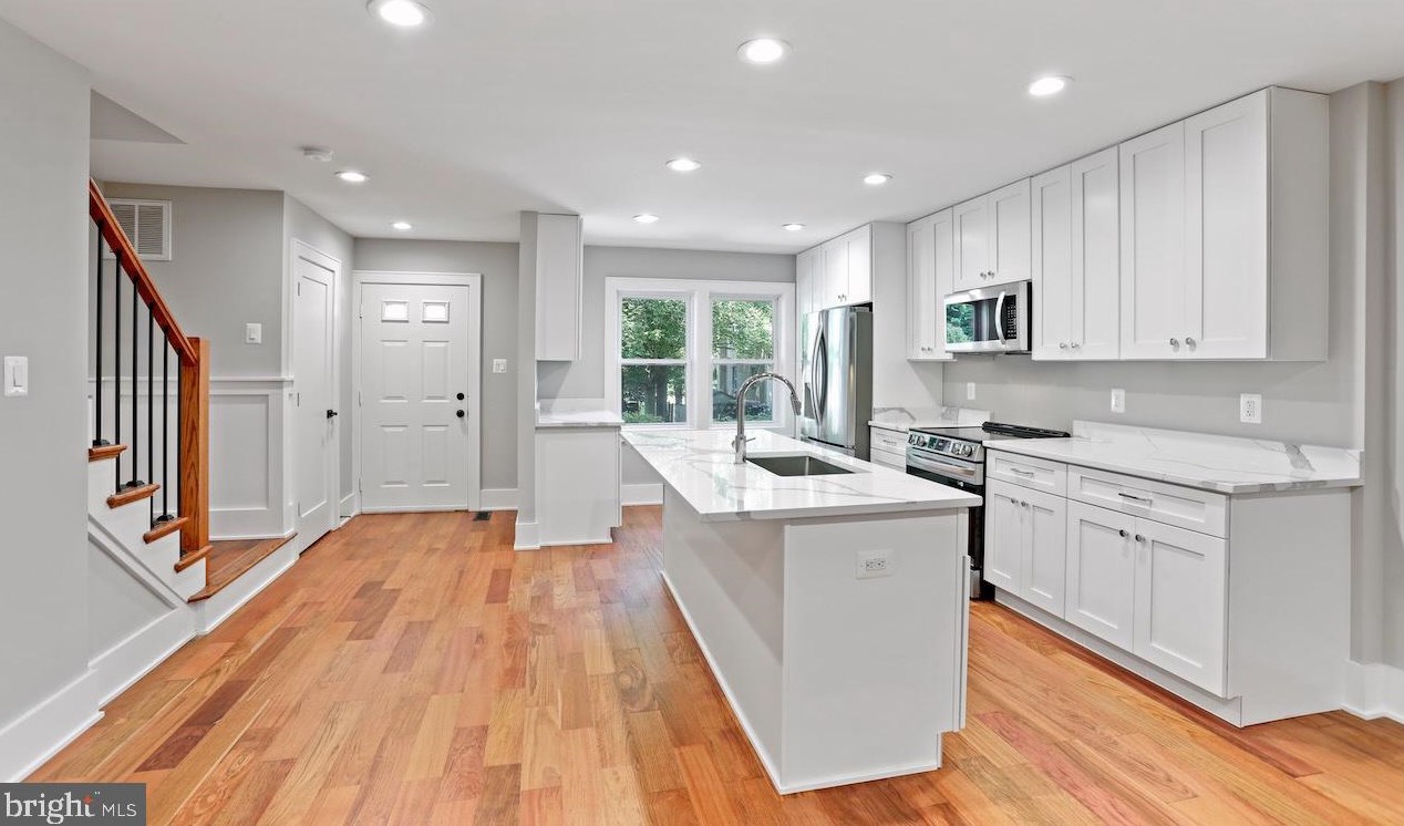 9585 Blake Park Ct, Fairfax VA  22031-1135 exterior