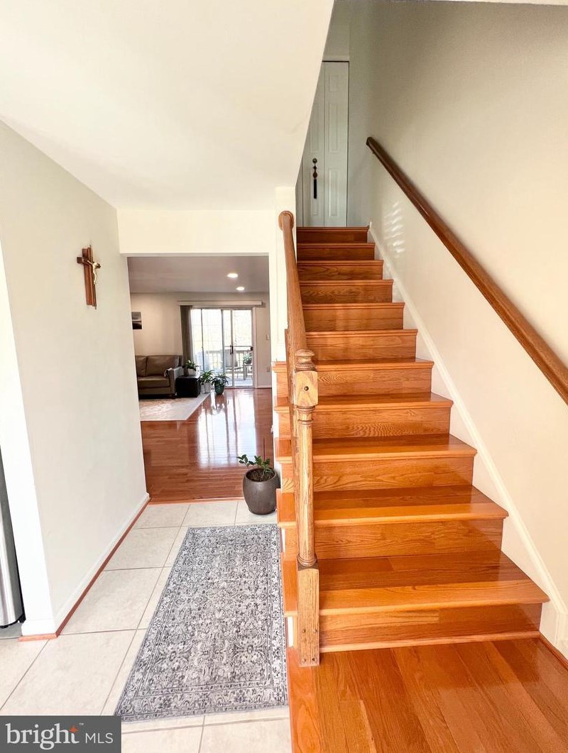 14527 Four Chimney Dr, Centreville VA  20120-3237 exterior