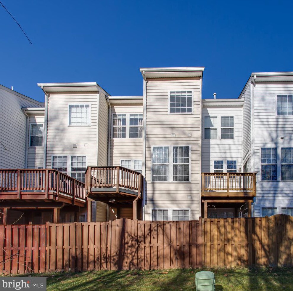 4138 River Forth Dr, Fairfax VA  22030-8558 exterior