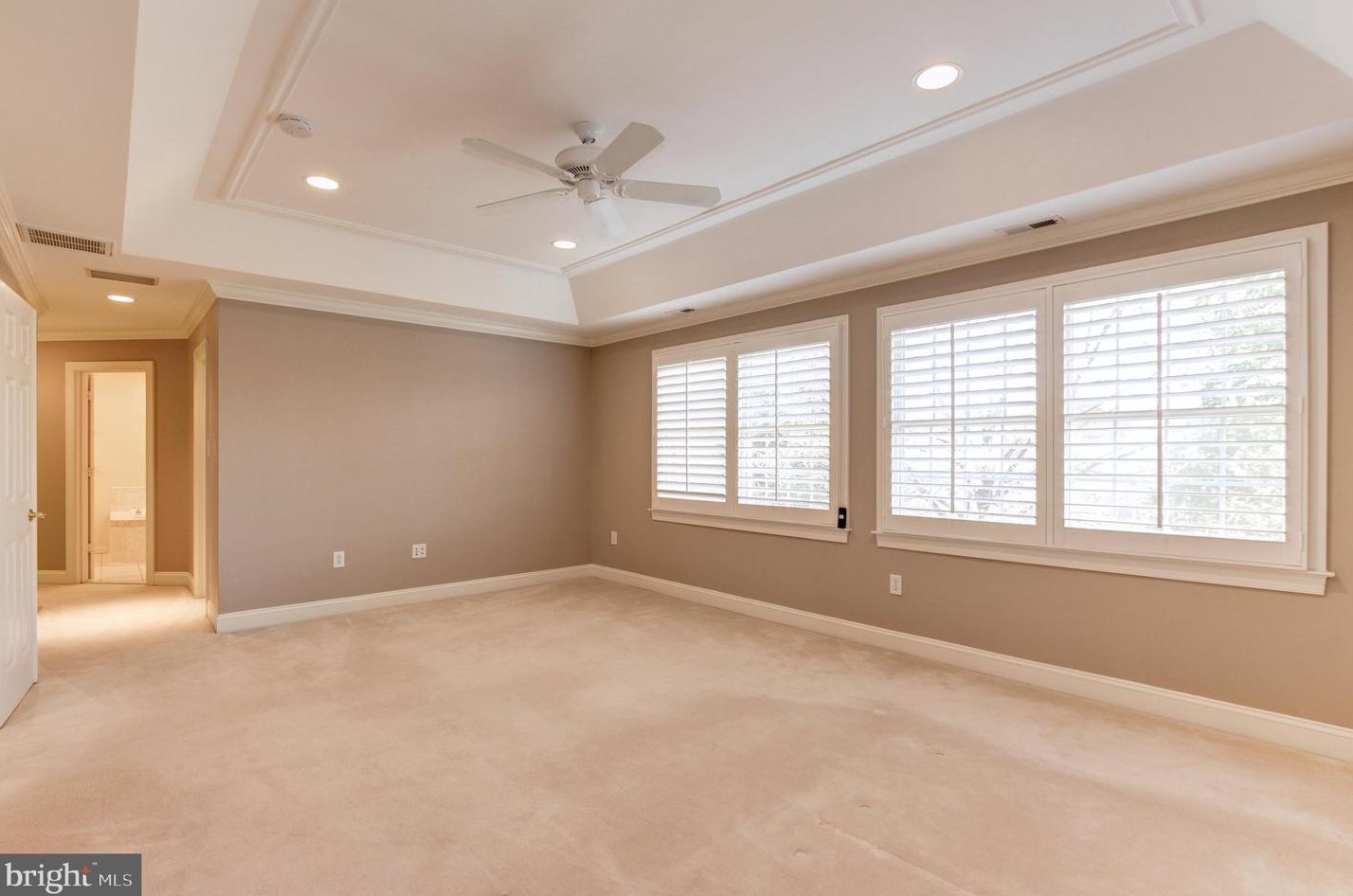 2217 Harithy Dr, Vienna VA  22027-1058 exterior