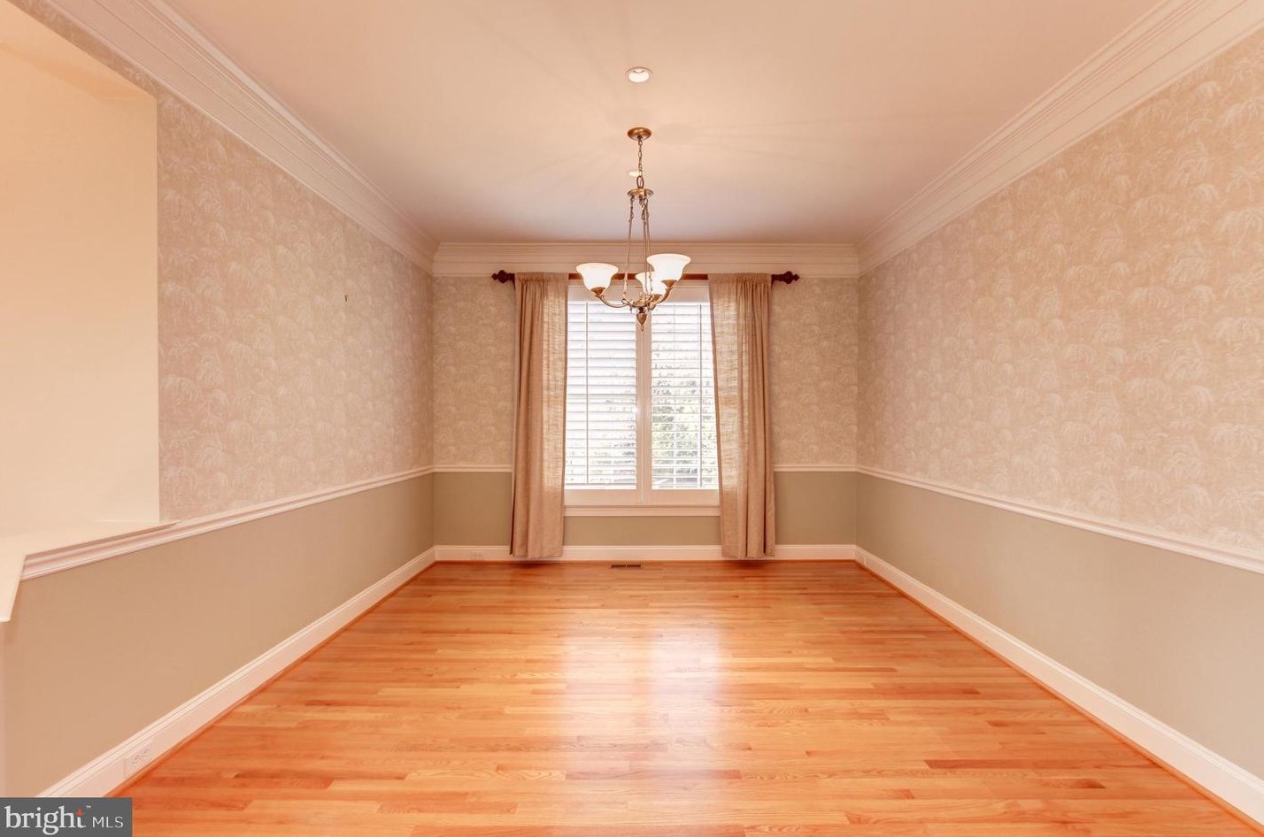 2217 Harithy Dr, Vienna VA  22027-1058 exterior