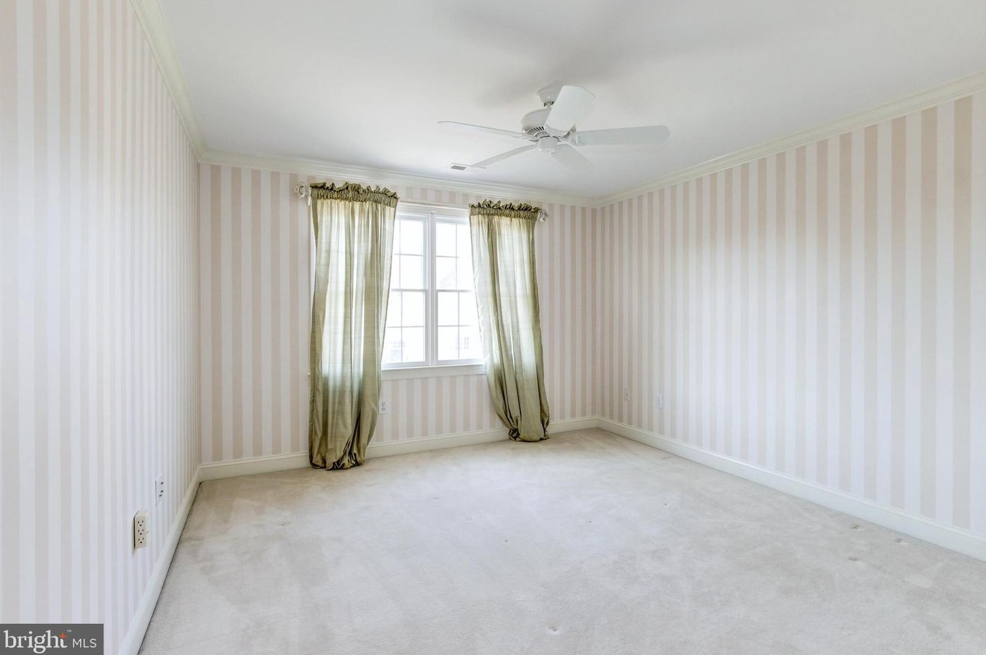 2217 Harithy Dr, Vienna VA  22027-1058 exterior