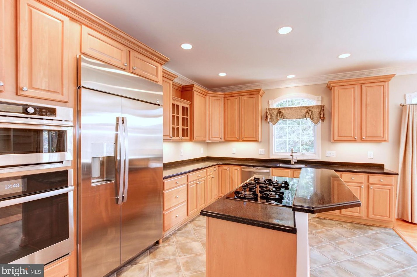 2217 Harithy Dr, Vienna VA  22027-1058 exterior